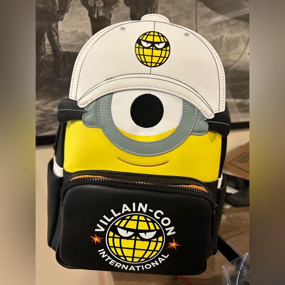 Loungefly Minions Villain-Con mini backpack